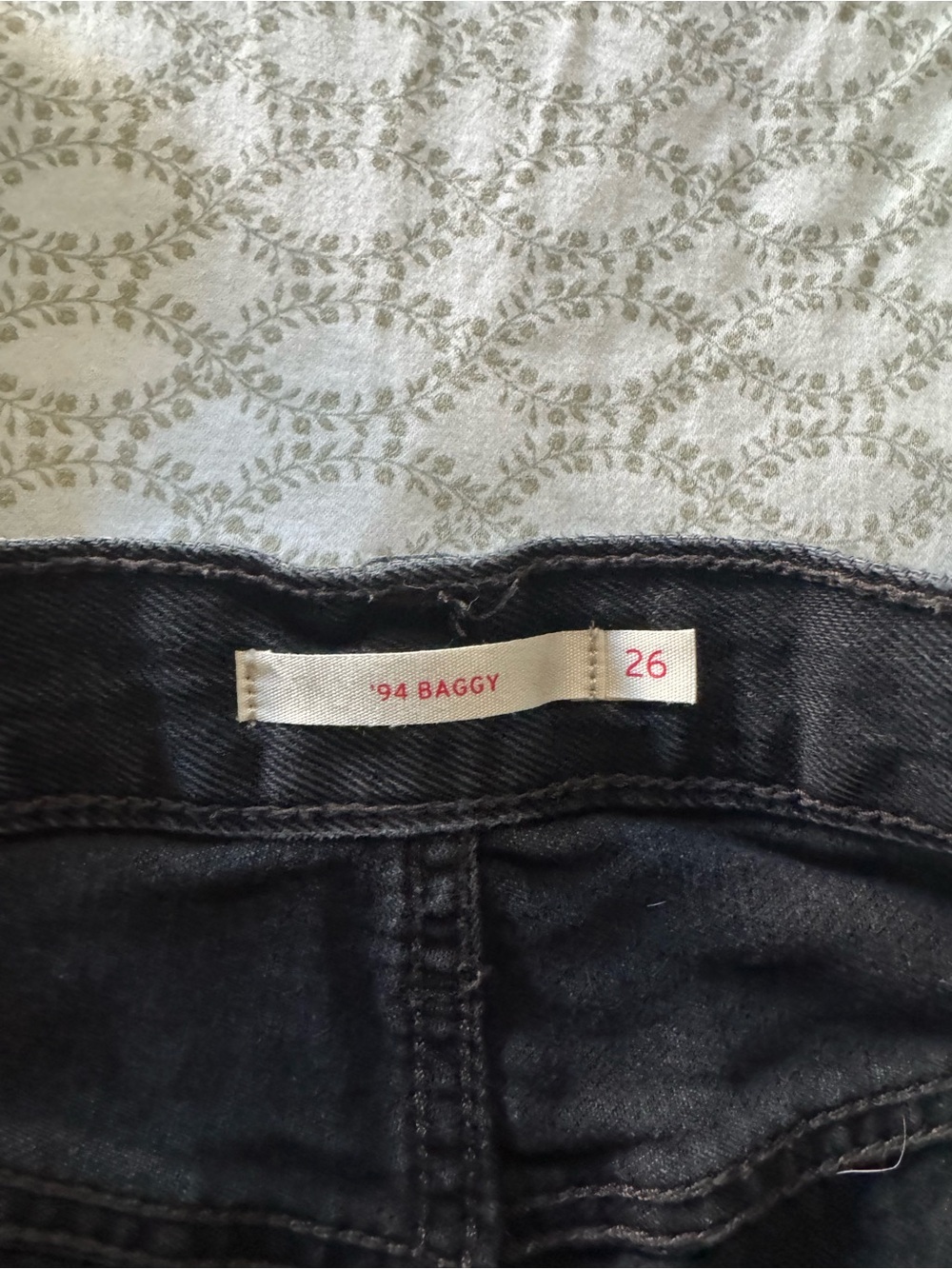 Levi's Women's Straight Black Jeans - Picture 2 of 3